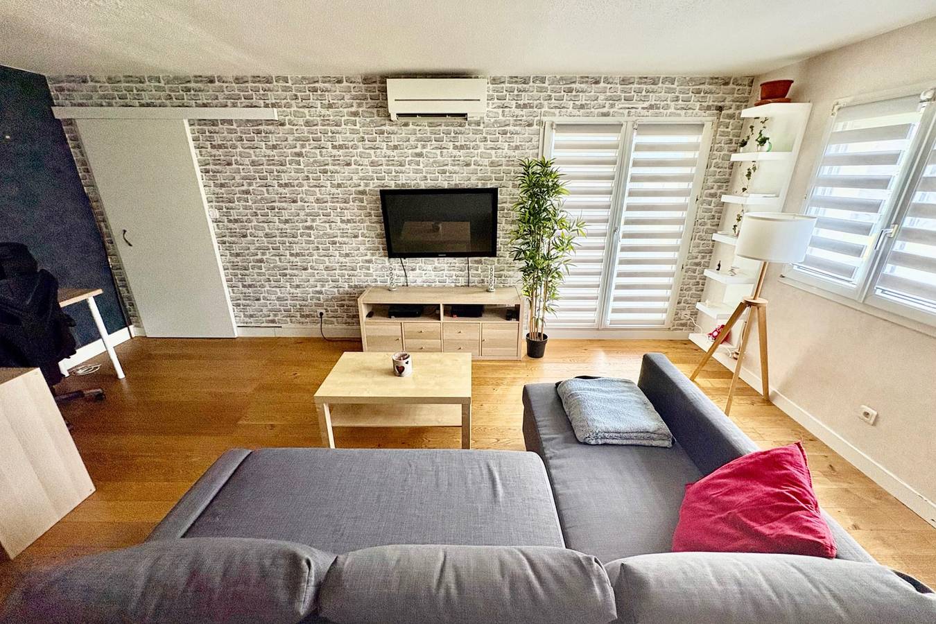 Ganze Wohnung, Ferienwohnung für 4 Personen mit Terrasse in Illkirch-Graffenstaden, Region Straßburg