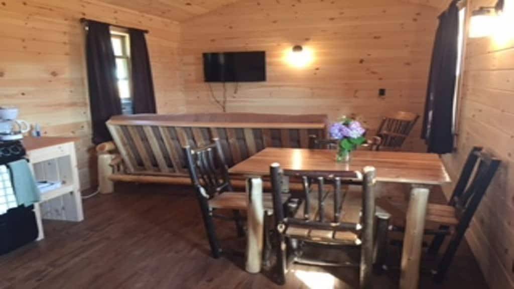 Kabine Nr. 1 von 4 im Oak Park Marina in der wunderschönen Sodus Bay! Hochzeiten & Urlaub in Ontariosee