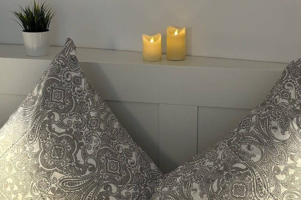 Ganze Wohnung, Parterrewohnung mit hellem Wintergarten, Terrasse, Kamin und Wlan  - Wohnung A in Neuenweg, Kleines Wiesental