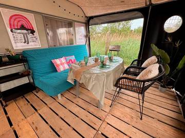 Camping für 4 Personen, mit Terrasse und Ausblick in Polnische Ostsee