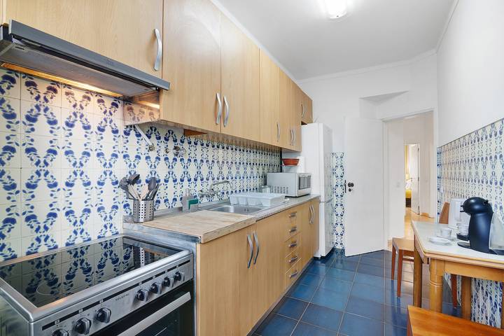 Apartamento entero, Apartamento 'Happy House Central' con terraza privada, balcón y Wi-Fi in Sé (Faro), Faro (Sé e São Pedro)