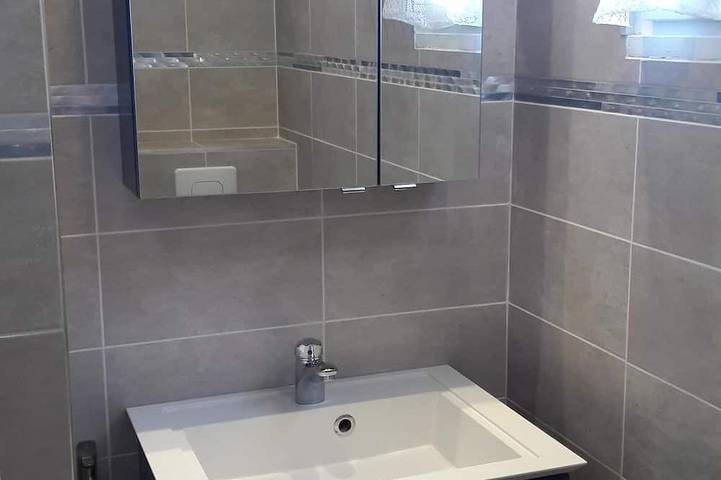 Last-Minute Sale. Beautiful, air-conditioned villa with a garden; the beach is 100 meters away. in Poggio-Mezzana, Corte region
