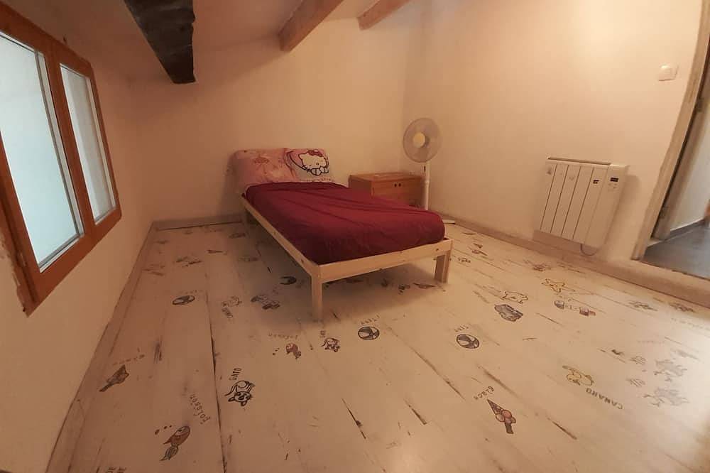 Beautiful village house in Provence in Besse-sur-Issole, Brignoles region