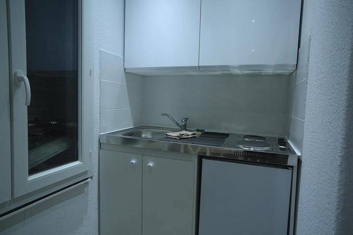 Gîte pour 3 personnes, avec piscine et sauna ainsi que jacuzzi et jardin, animaux acceptés à Camaret-sur-Aigues - 4