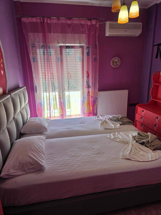 Location de vacances pour 3 personnes, avec jardin et jacuzzi dans Adamas - 2