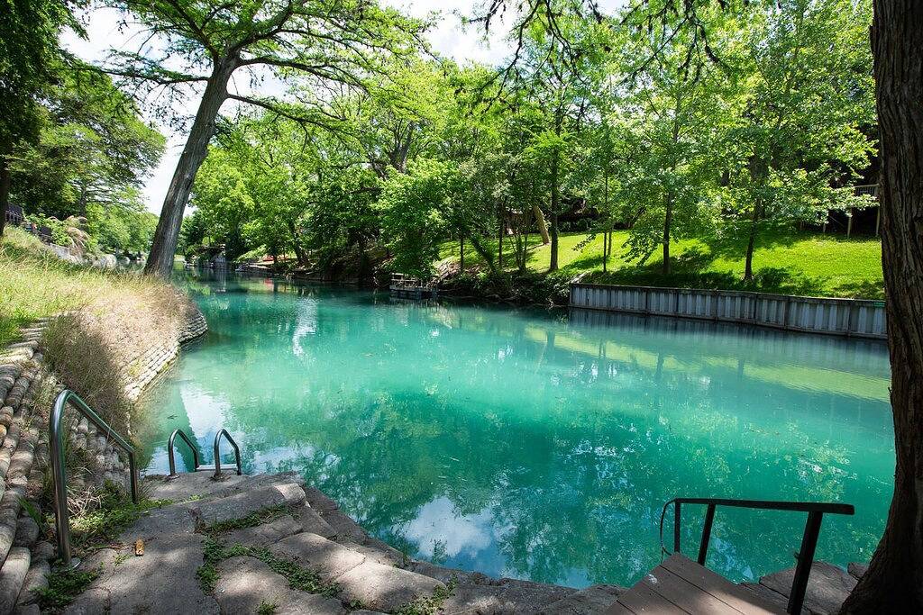Ganze Wohnung, Beautiful 2/2.5 condo on the Comal River! in New Braunfels, Comal County