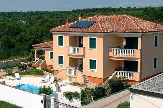Ganze Wohnung, 2-Zimmer-Ferienwohnung mit Terrasse und Meerblick Zadar - Diklo, Zadar A-5774-c in Zadar Stadt, Zadar (Kommun)