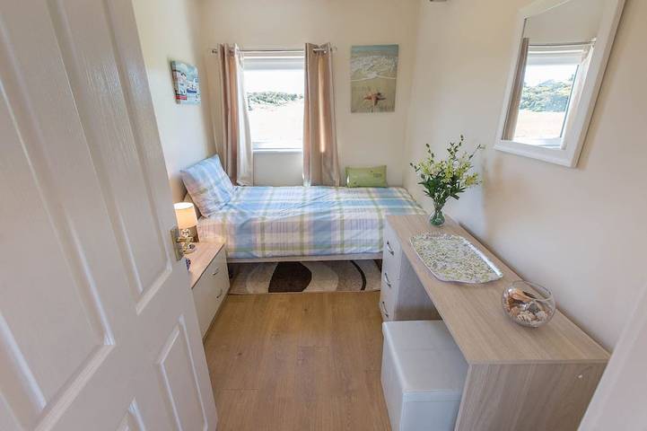 Cottage di 2 camere da letto con vista mozzafiato, vista panoramica sul mare Bull Bay in Anglesey