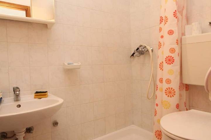 Ganze Wohnung, 2-Zimmer-Ferienwohnung am Strand Rukavac, Vis in Rukavac, Split-Dalmatien
