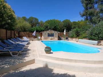 Maison d’hôte pour 2 personnes, avec jardin ainsi que vue et piscine à Arles