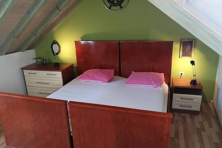 Ganze Wohnung, Buena Vista Apartment Vintage Ansicht in Vis Stadt, Vis (Dalmatien)