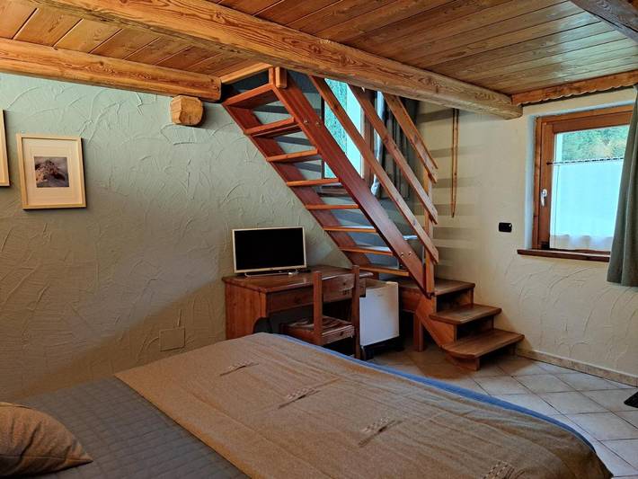 Maison d’hôte pour 3 personnes, avec vue sur le lac ainsi que vue et jardin à Commune de Brusson - 4