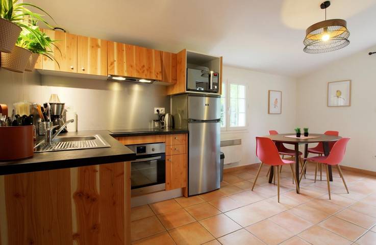 Gîte pour 2 personnes, avec terrasse et jardin
