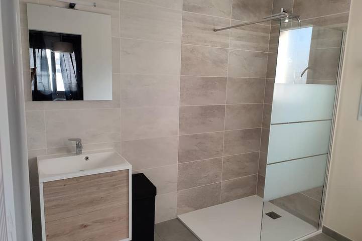 Location de vacances pour 8 personnes, avec terrasse et jardin à Cers - 2