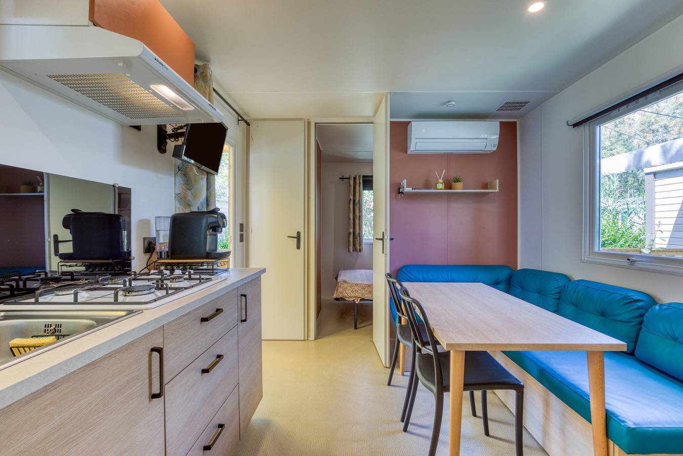 Bungalow met privézwembad, privéterras en airconditioning in La Tamarissière, Agde