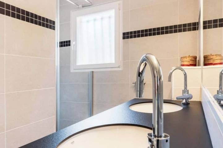 Location de vacances pour 6 personnes, avec terrasse et jardin à Siran - 4