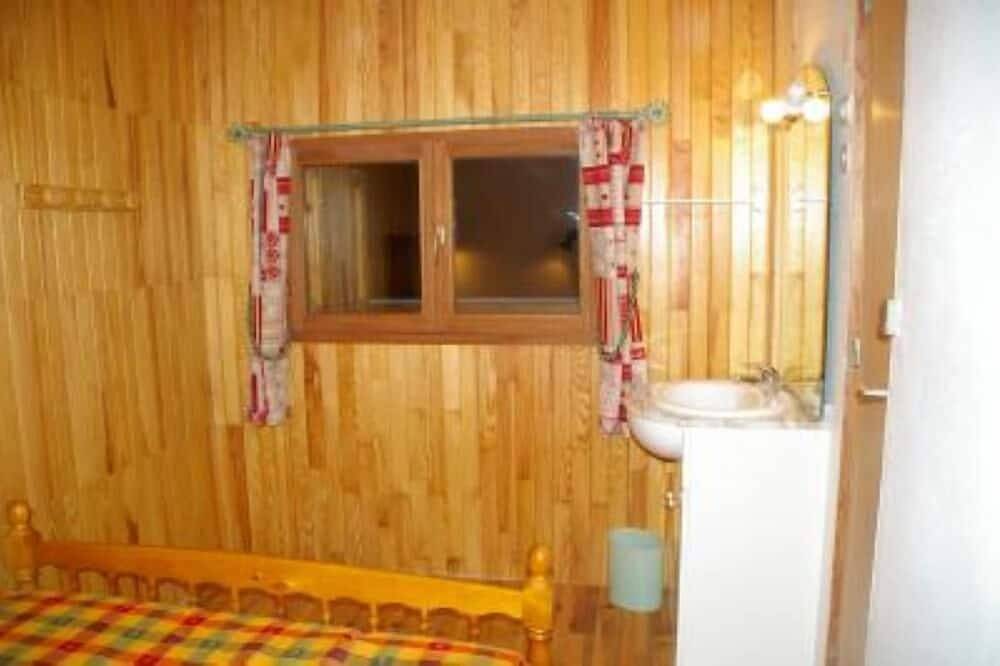 Chalet of altitude, closed to ski slopes, chalet - 3 rooms+mezzanine 9 p in Valmeinier, Saint-Jean-de-Maurienne region