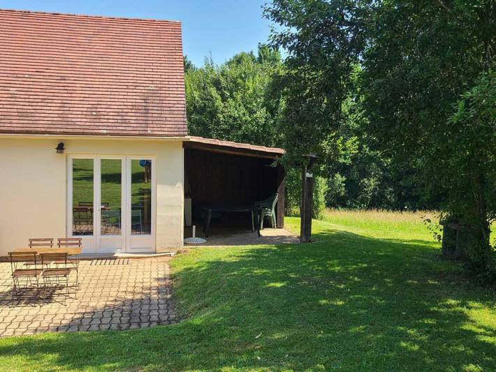 Gîte pour 5 personnes, avec piscine et terrasse, animaux acceptés à La Douze - 2