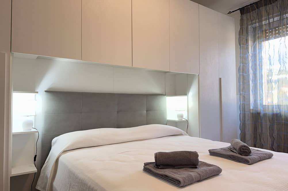 Entire apartment, 7 min. from the sea, close to the historic centre in San Bartolomeo al Mare (City), San Bartolomeo al Mare