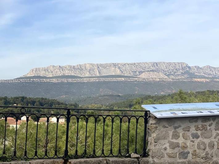 Gîte pour 4 personnes, avec balcon à Fuveau - 2