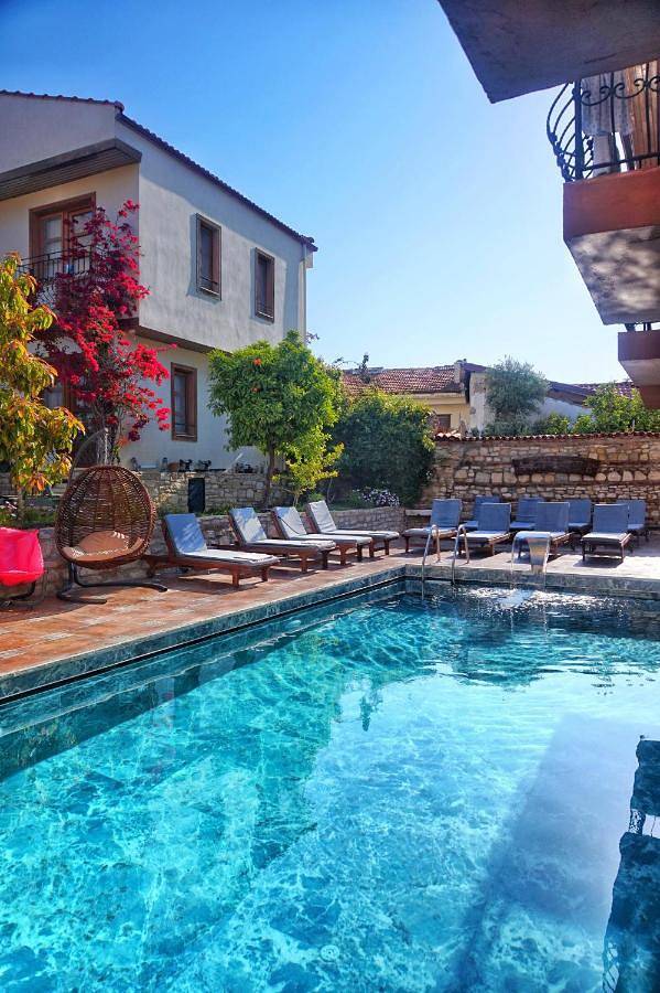 Hotel für 4 Personen, mit Pool und Garten sowie Ausblick - 1