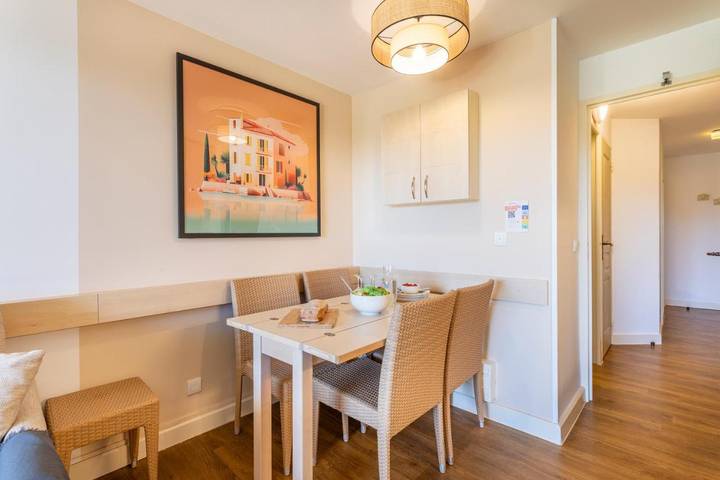 Parc de vacances pour 4 personnes, avec piscine et sauna ainsi que jardin et jacuzzi sur la Côte d'Azur - 3