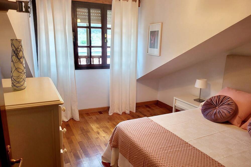 Entire apartment, El mirador de la torre in Potes, Cordillera Cantábrica