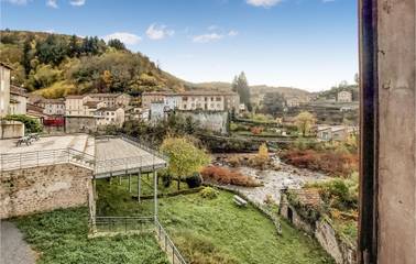 Maison De Vacances pour 5 Personnes dans Olliergues, Massif central, Photo 1