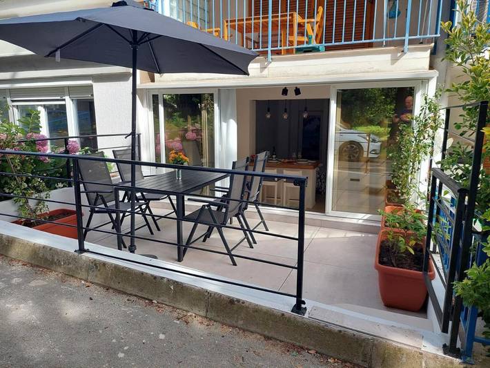 Ferienwohnung für 4 Personen, mit Terrasse und Pool in Koper
