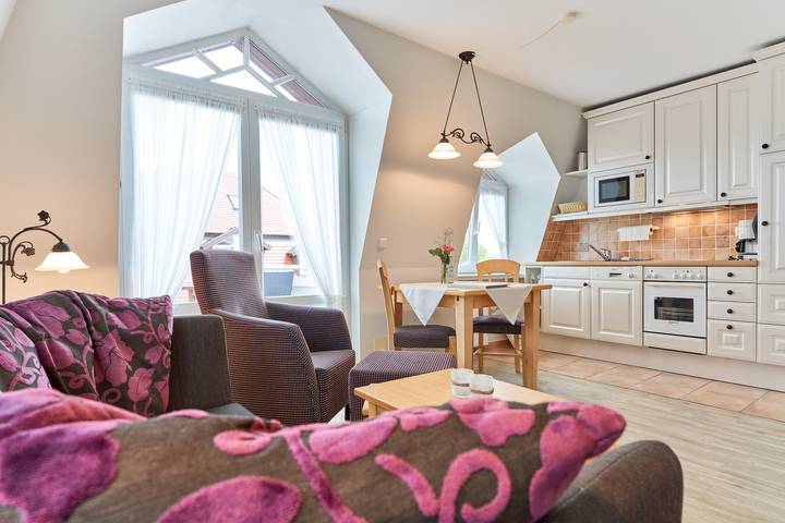 Ferienwohnung für 2 Personen, mit Balkon und Sauna sowie Pool und Whirlpool - 1