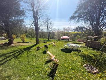 Location de vacances pour 15 personnes, avec terrasse ainsi que jardin et vue, animaux acceptés à Beaulieu-sur-Loire