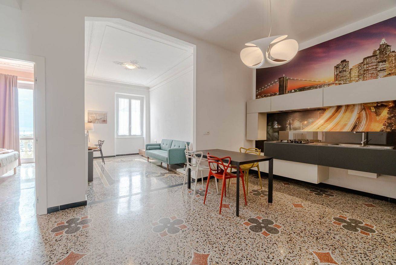 Entire apartment, Principe Fs & San Teodoro District Elegant Apt x5 in Genova (City), Genoa