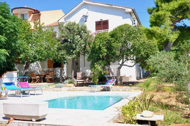 Ferienhaus mit Meerblick für 8 Personen, mit Pool und Garten sowie Ausblick in Barbat na Rabu - 2