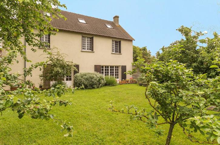 Cottage pour 4 personnes, avec jardin à Meuvaines