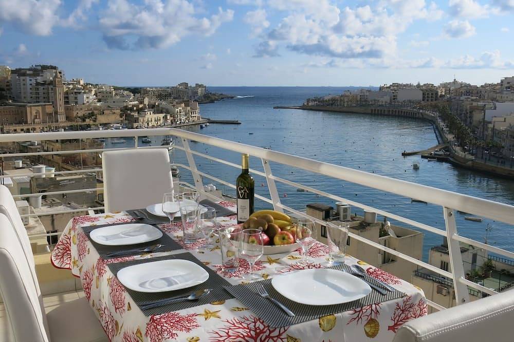Ganze Wohnung, Modern, well equipped 2 bedroom penthouse, terrace with stunning harbour view. in Marsaskala, Insel Malta