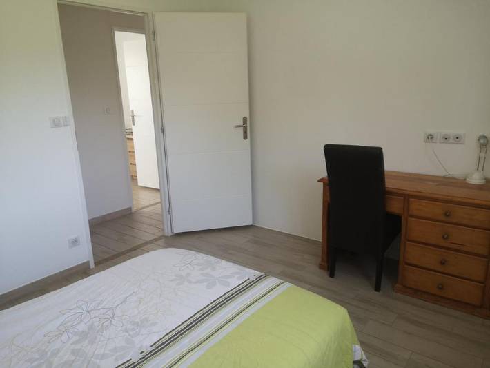 Gîte pour 4 personnes, avec jardin ainsi que terrasse et vue à Château-l'Évêque - 4