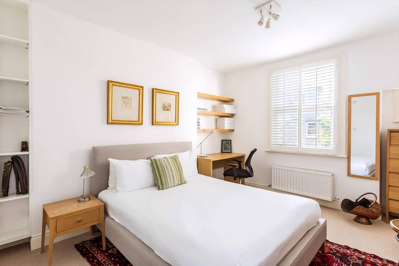 Entire apartment, Spacious Apartment near Portobello Road in Kensington and Chelsea, London