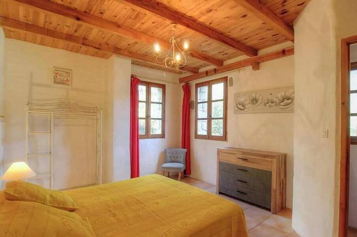 Location de vacances pour 2 personnes, avec jardin à Levie - 2