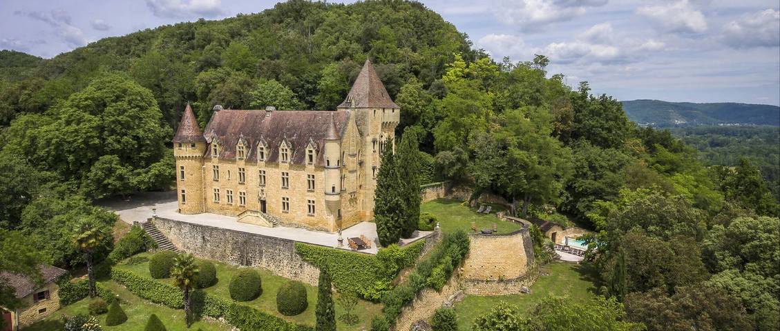 Château pour 20 personnes avec bassin pour enfant in Carlux, Périgord Noir