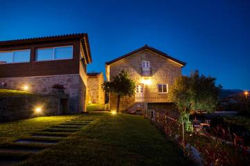 Casa rural para 8 personas, con piscina además de vistas y jardín en Arcos de Valdevez