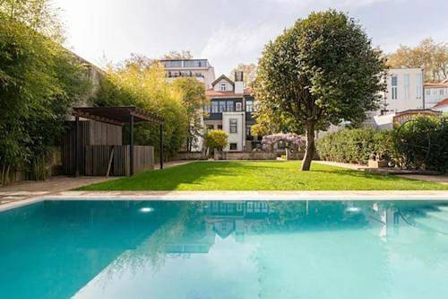 Casa de huéspuedes para 2 personas, con terraza y piscina además de jardín y vistas en Oporto