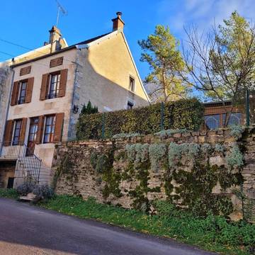 Gîte pour 9 personnes, avec terrasse dans Aignay-le-Duc
