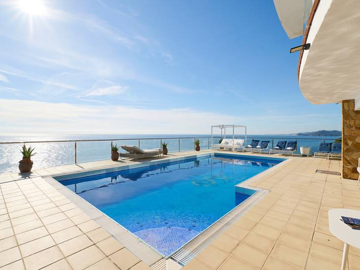 Villa für 12 Personen, mit Whirlpool und Terrasse sowie Sauna in Lloret de Mar