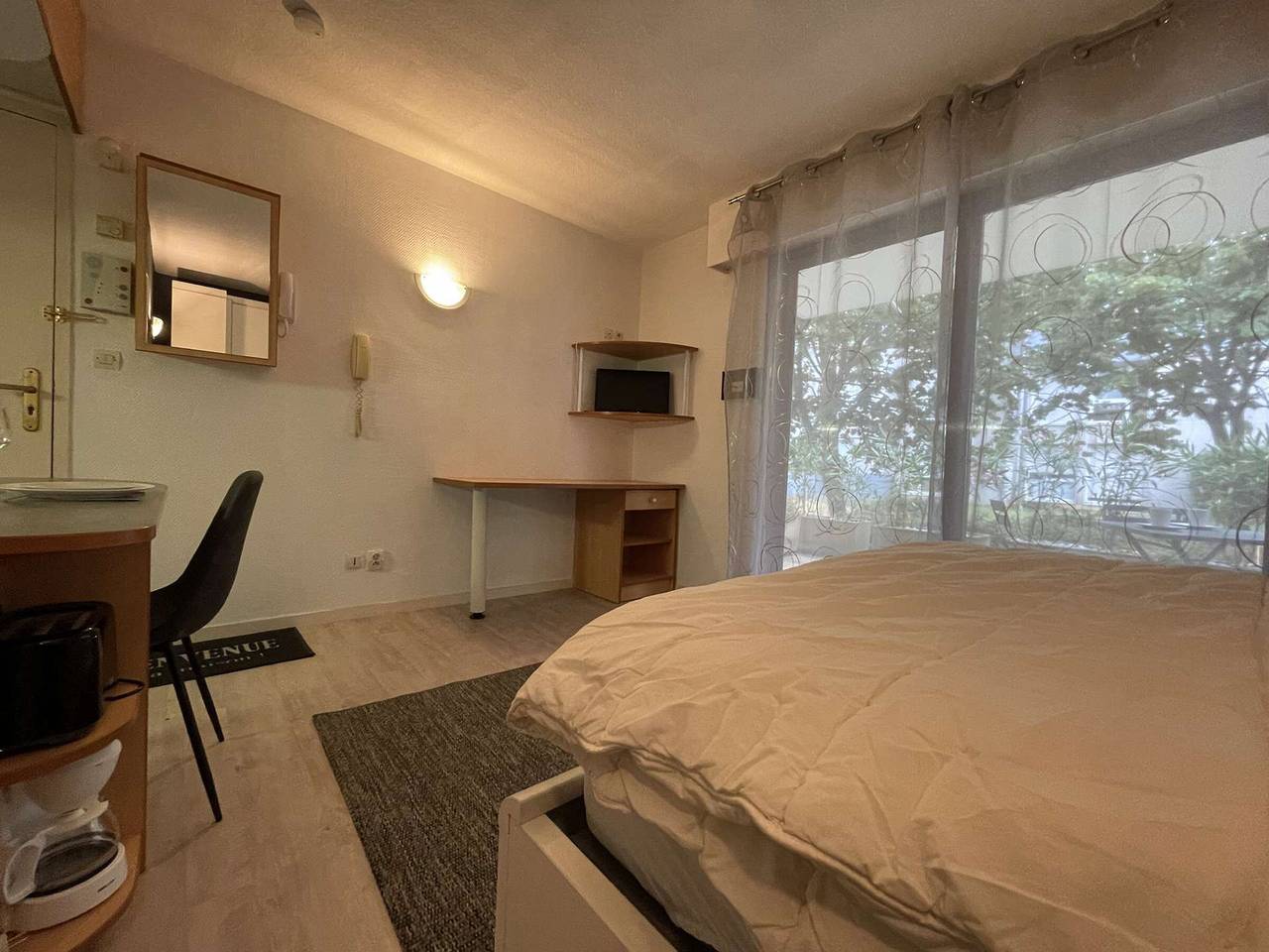 Appartement entier, Studio confortable avec terrasse et parking aux Minimes, La Rochelle in La Rochelle, Région de La Rochelle