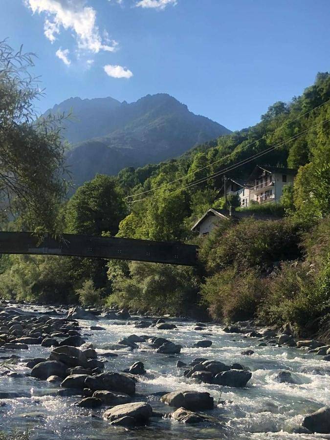 Gîte pour 4 personnes, avec jardin et vue, animaux acceptés à Cérès