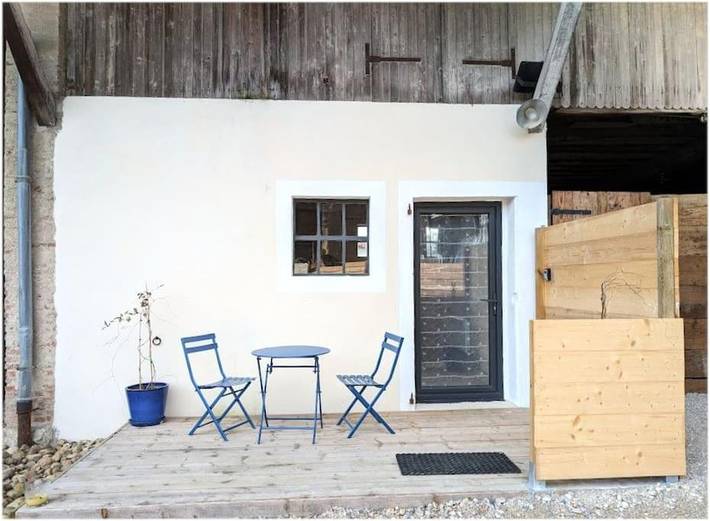 Gîte pour 2 personnes, avec terrasse et piscine à Pérouges - 2