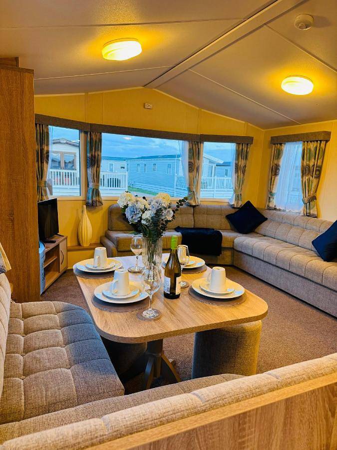 Glamping for 6 people, with pool and view in Moray