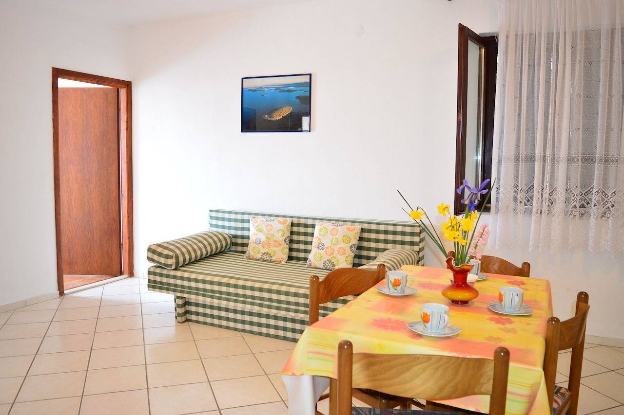 Ganze Wohnung, Apartment Livi with Balcony in Pakostane, Zadar