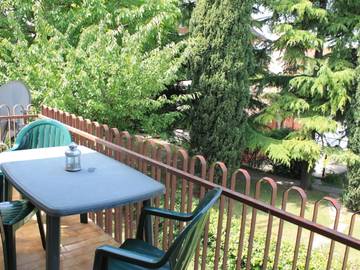 Gîte pour 4 personnes, avec balcon ainsi que jardin et bassin pour enfant, animaux acceptés à Lazise