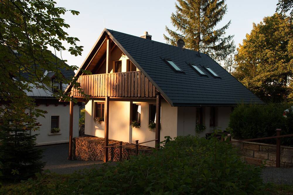 Gemütliche Ferienwohnung mit Balkon in Altenberg, Osterzgebirge